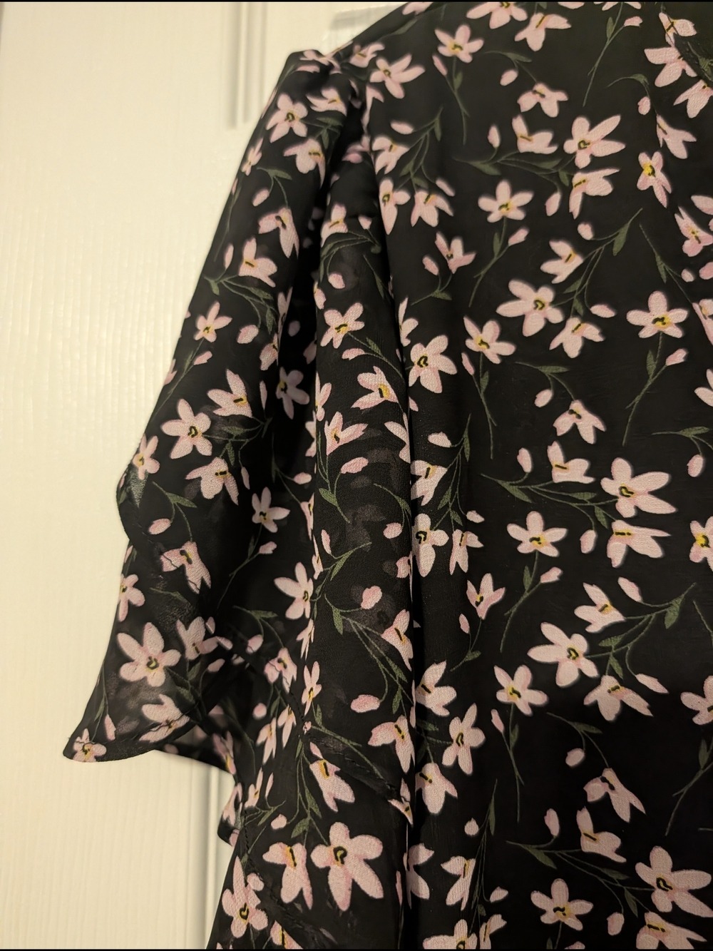 Black Floral V-Neck Short Sleeve Top Pink Flowers - Picture 3 of 6